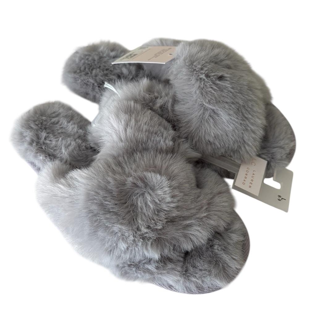 LC LAUREN CONRAD Gray Furry Slip-on Slippers Size Large (8-9) *NEW*